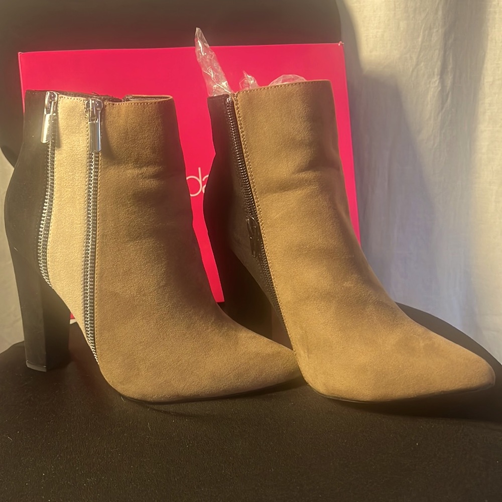 Women’s size 8 boots
